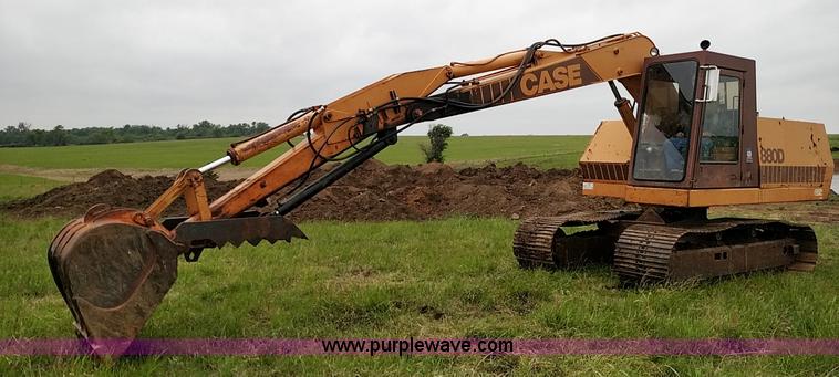 image for item F7794 1984 Case 880D excavator