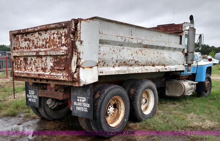 image for item F7795 1977 Ford dump truck