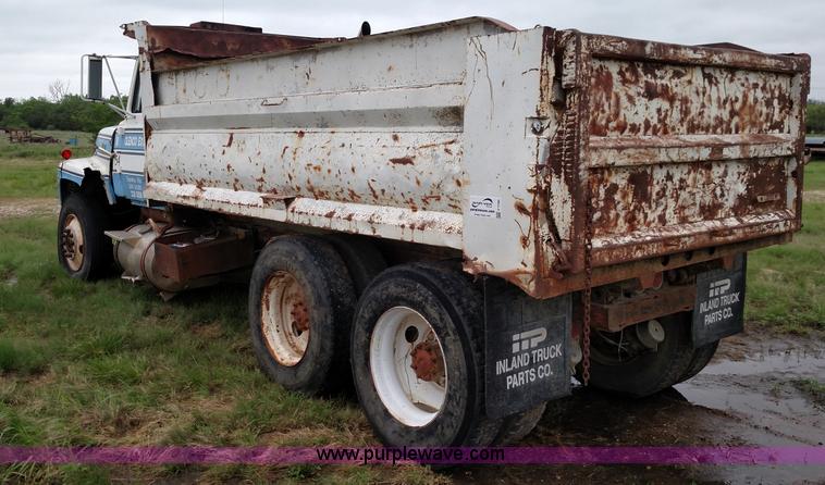 image for item F7795 1977 Ford dump truck