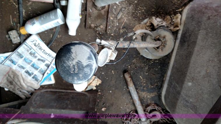 image for item F7795 1977 Ford dump truck