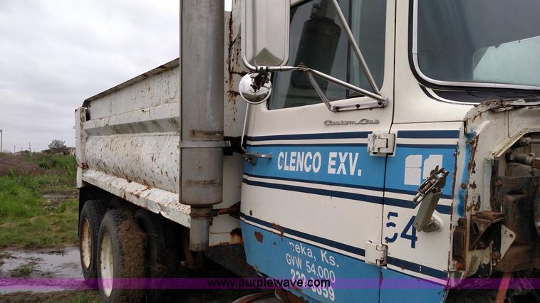 image for item F7795 1977 Ford dump truck