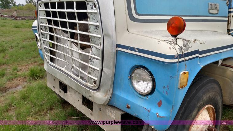 image for item F7795 1977 Ford dump truck