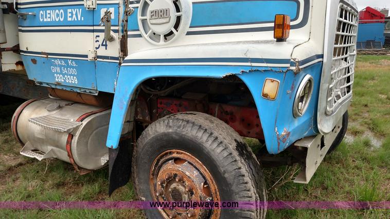 image for item F7795 1977 Ford dump truck