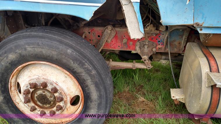 image for item F7795 1977 Ford dump truck