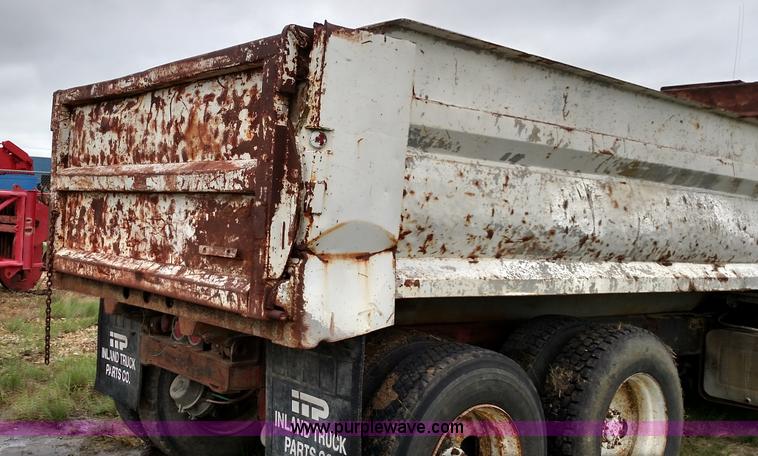 image for item F7795 1977 Ford dump truck