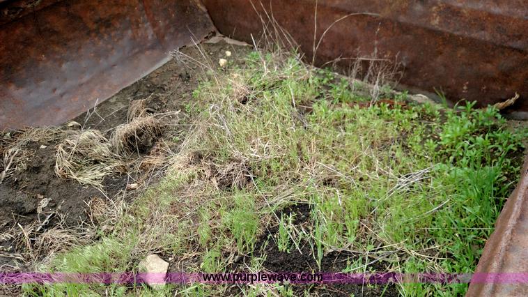 image for item F7795 1977 Ford dump truck