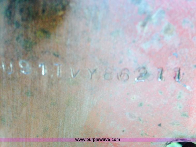 image for item F7795 1977 Ford dump truck