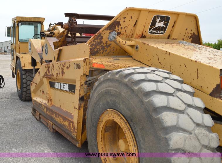 image for item G3551 1993 John Deere 762B elevating scraper