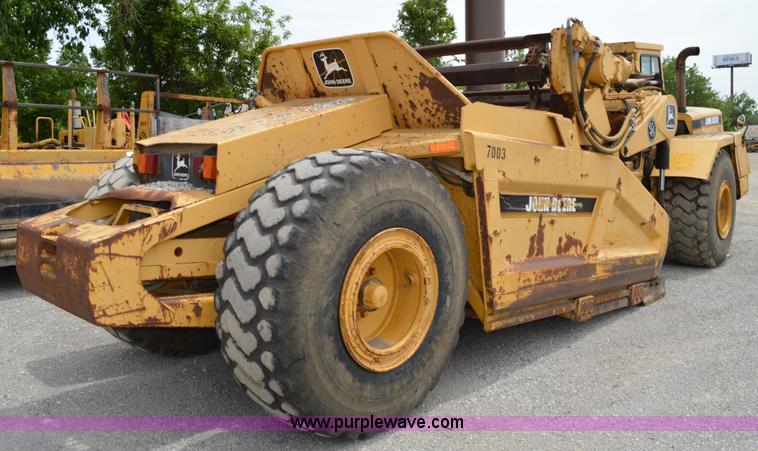 image for item G3551 1993 John Deere 762B elevating scraper