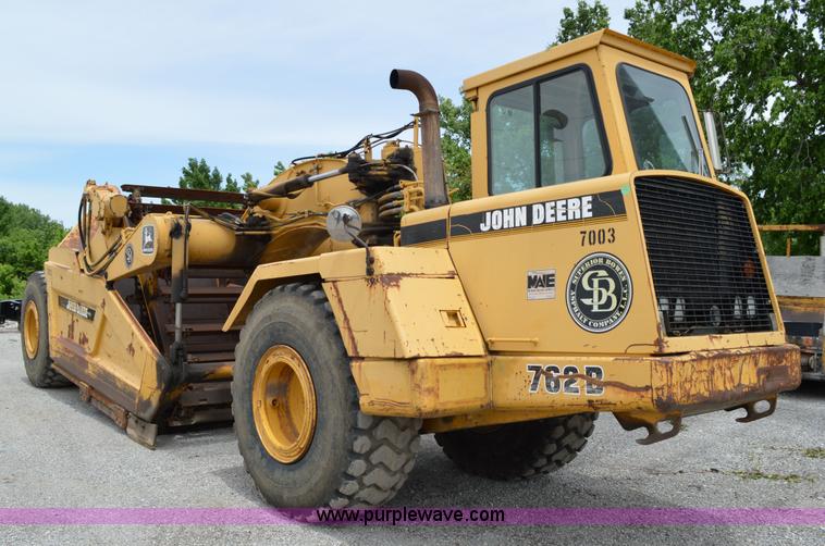 image for item G3551 1993 John Deere 762B elevating scraper