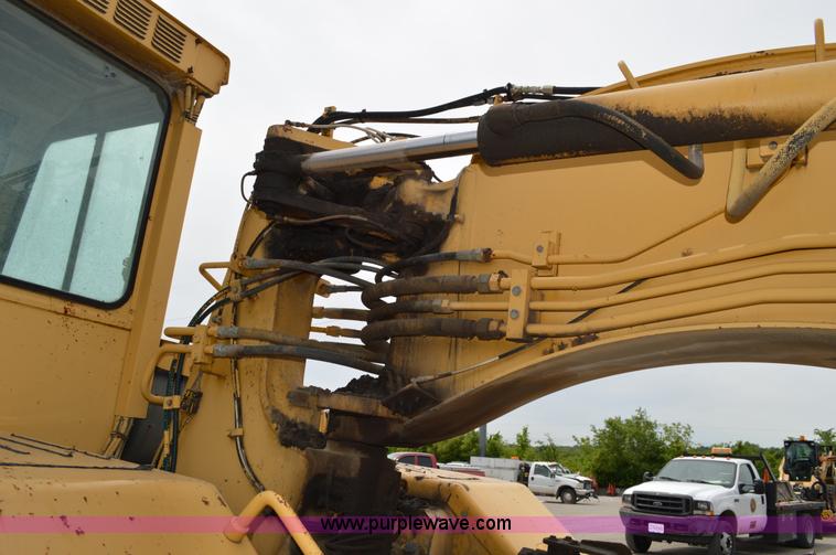 image for item G3551 1993 John Deere 762B elevating scraper