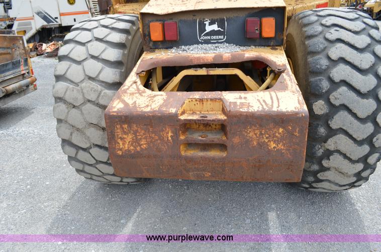 image for item G3551 1993 John Deere 762B elevating scraper