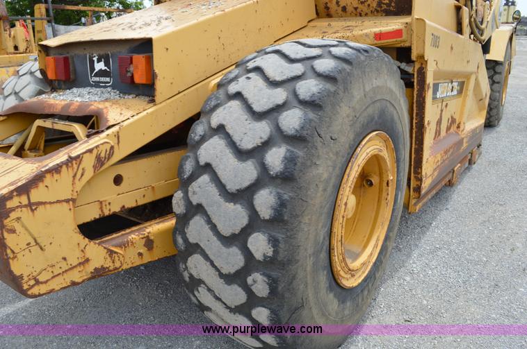 image for item G3551 1993 John Deere 762B elevating scraper