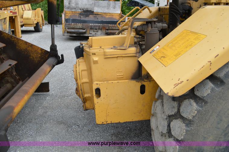 image for item G3551 1993 John Deere 762B elevating scraper