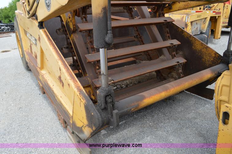 image for item G3551 1993 John Deere 762B elevating scraper