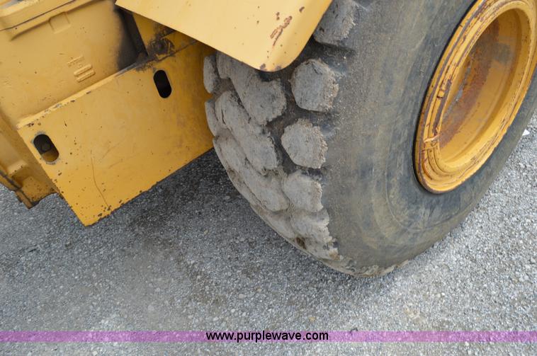 image for item G3551 1993 John Deere 762B elevating scraper