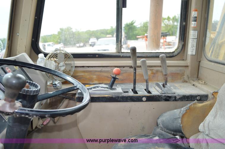 image for item G3551 1993 John Deere 762B elevating scraper