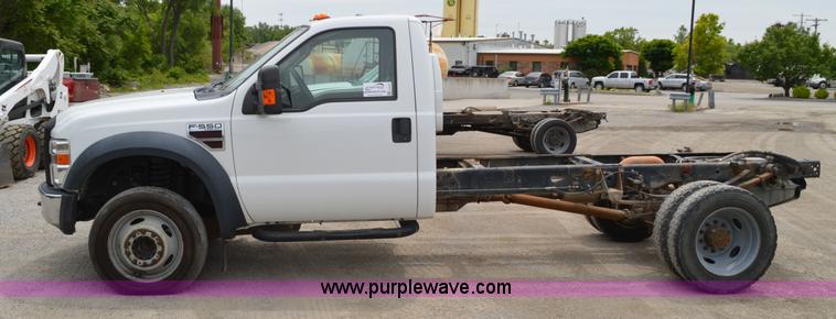 image for item G3553 2008 Ford F550 Super Duty XL truck cab and chassis