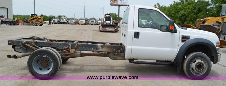 image for item G3553 2008 Ford F550 Super Duty XL truck cab and chassis