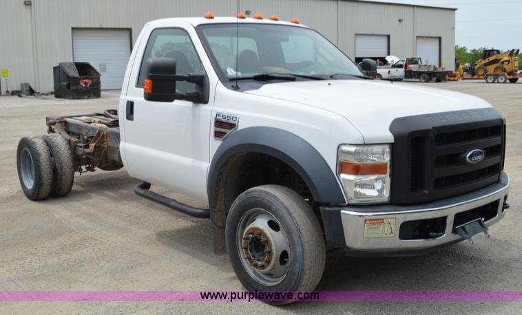 image for item G3553 2008 Ford F550 Super Duty XL truck cab and chassis
