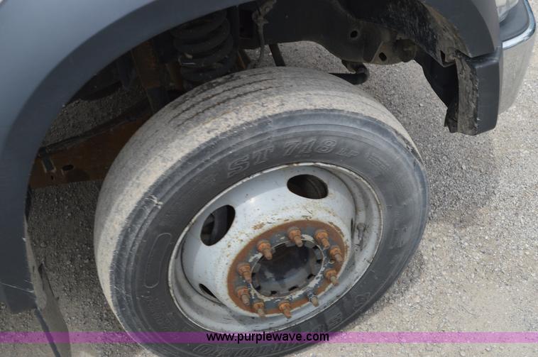 image for item G3553 2008 Ford F550 Super Duty XL truck cab and chassis