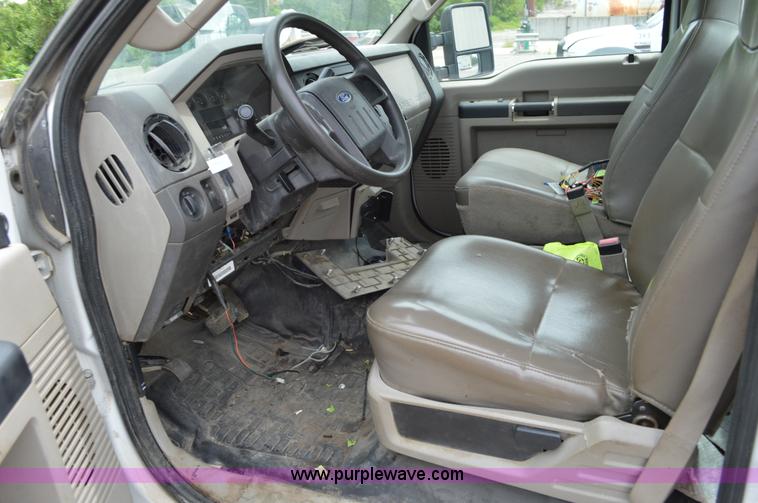 image for item G3553 2008 Ford F550 Super Duty XL truck cab and chassis