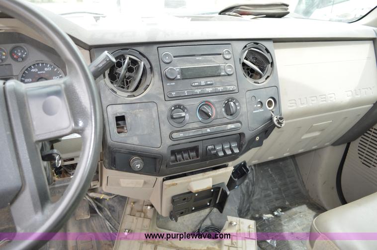image for item G3553 2008 Ford F550 Super Duty XL truck cab and chassis