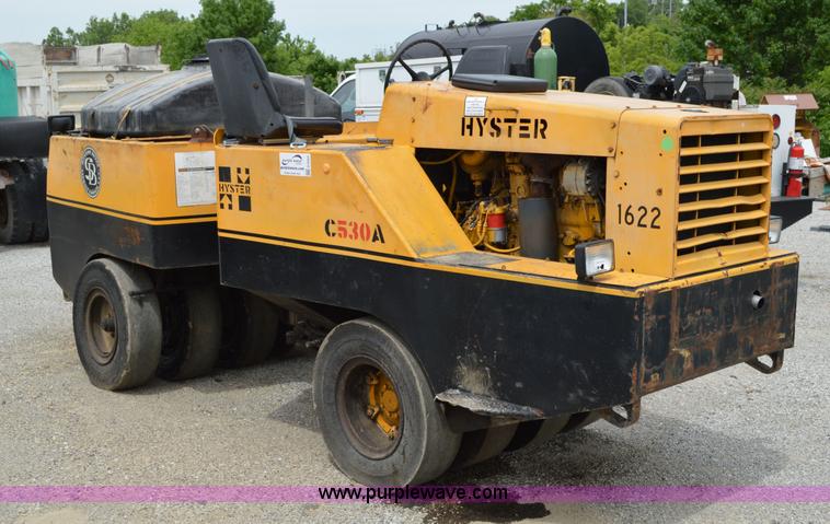 image for item G3562 Hyster C530A pneumatic roller