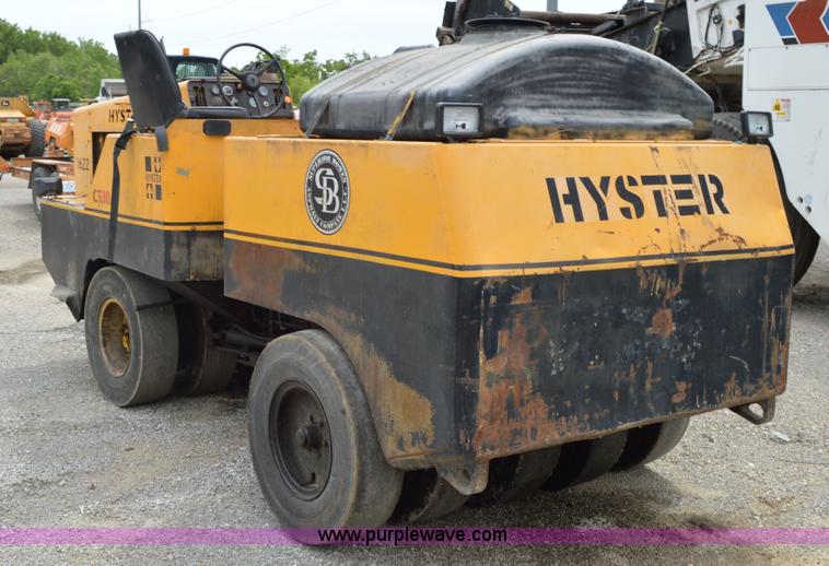 image for item G3562 Hyster C530A pneumatic roller