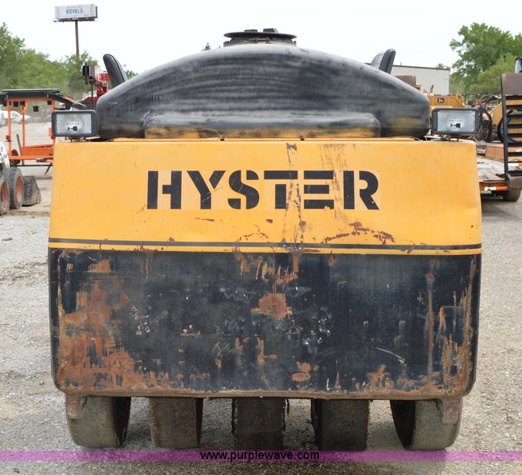 image for item G3562 Hyster C530A pneumatic roller