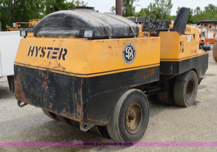 image for item G3562 Hyster C530A pneumatic roller