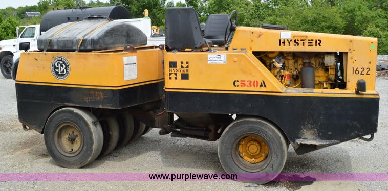 image for item G3562 Hyster C530A pneumatic roller