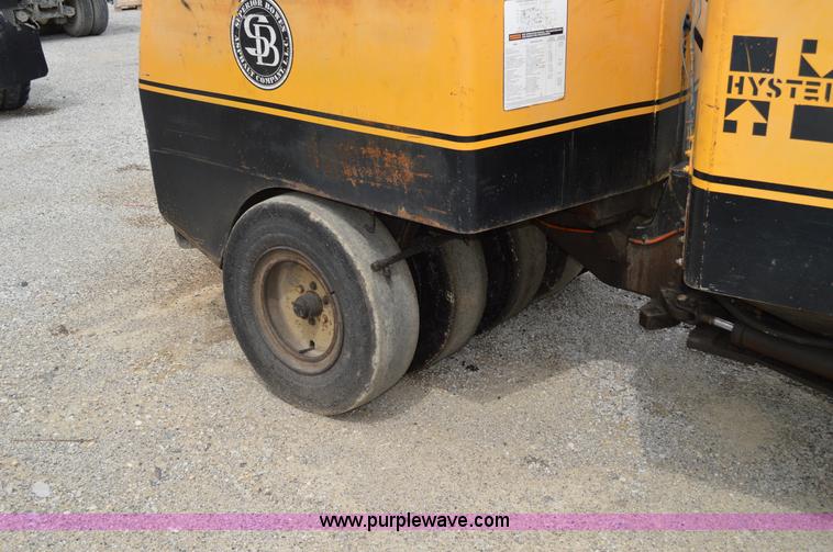 image for item G3562 Hyster C530A pneumatic roller