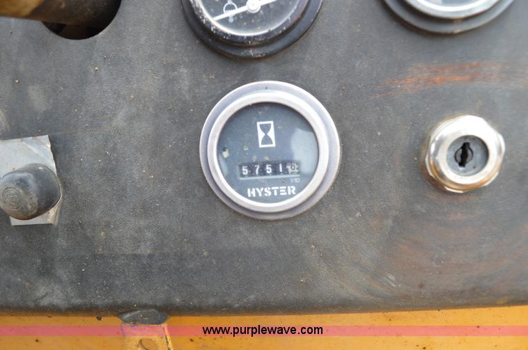 image for item G3562 Hyster C530A pneumatic roller