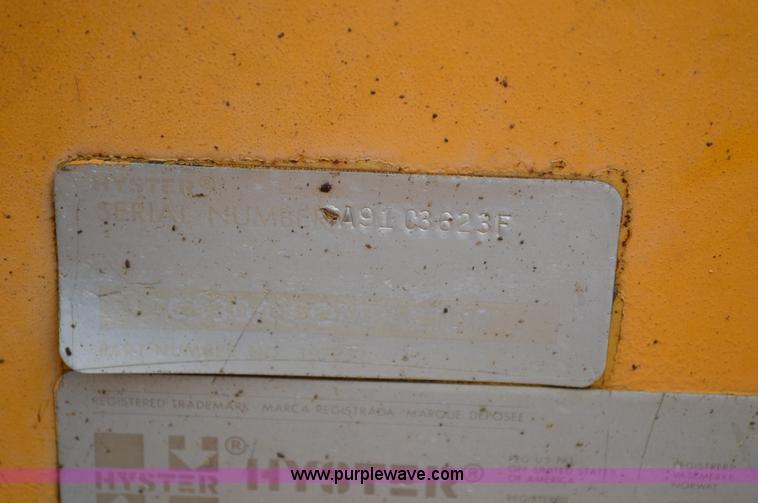 image for item G3562 Hyster C530A pneumatic roller