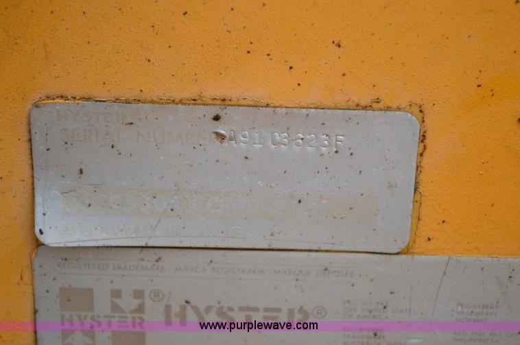 image for item G3562 Hyster C530A pneumatic roller