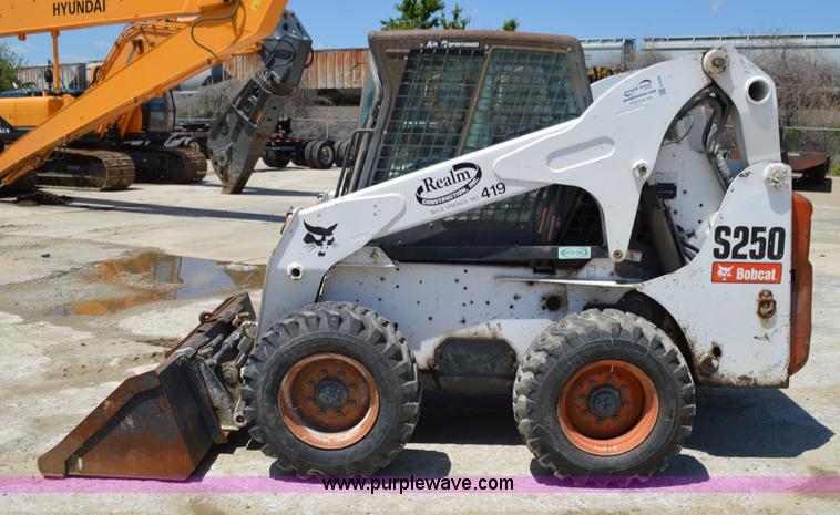 image for item G3565 2008 Bobcat S250 skid steer