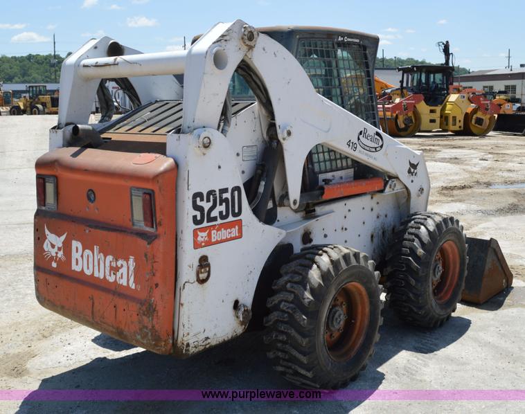 image for item G3565 2008 Bobcat S250 skid steer