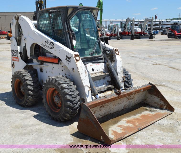 image for item G3565 2008 Bobcat S250 skid steer