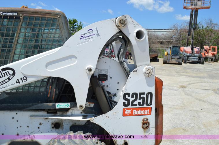 image for item G3565 2008 Bobcat S250 skid steer