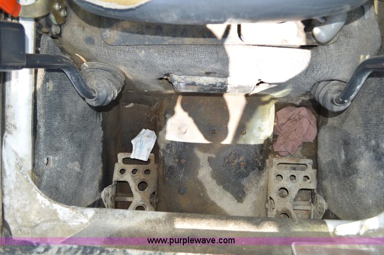 image for item G3565 2008 Bobcat S250 skid steer