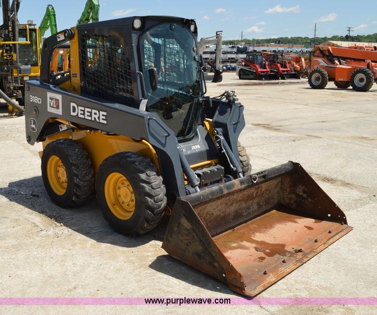 image for item G3566 2012 John Deere 318D skid steer