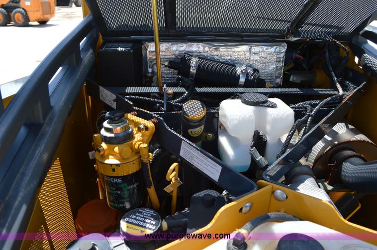 image for item G3566 2012 John Deere 318D skid steer