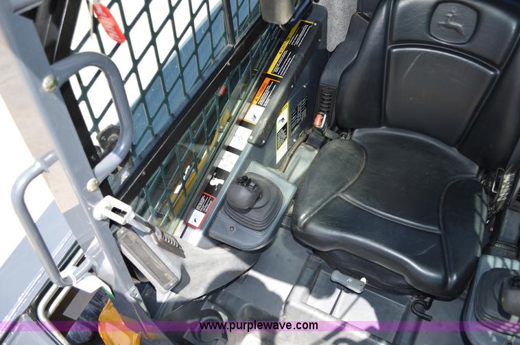 image for item G3566 2012 John Deere 318D skid steer