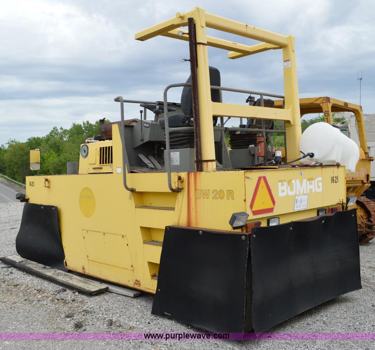 image for item H3482 Bomag BW20R pnuematic roller