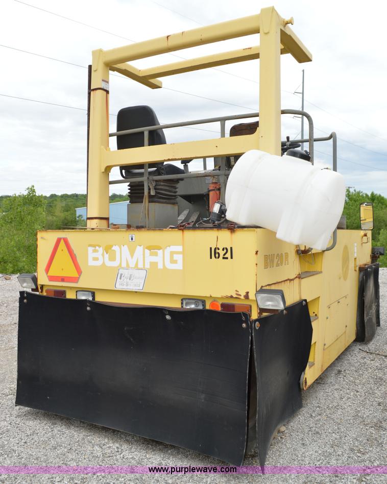 image for item H3482 Bomag BW20R pnuematic roller