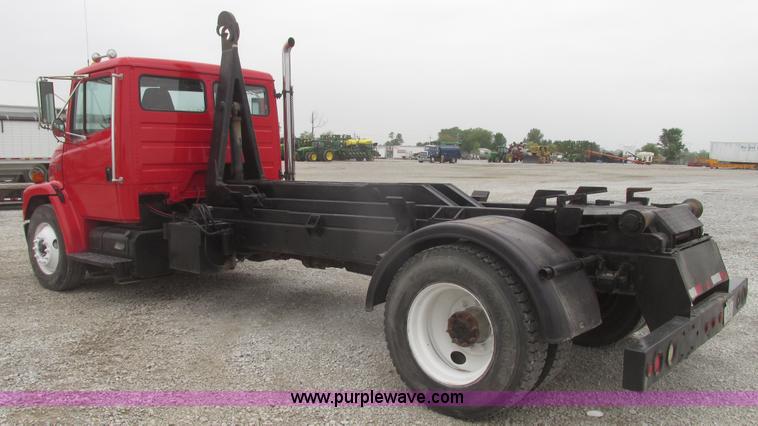 image for item H4651 2001 Freightliner FL70 hook lift truck