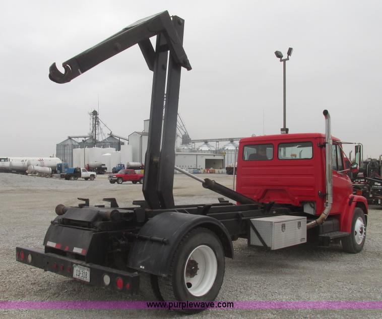 image for item H4651 2001 Freightliner FL70 hook lift truck