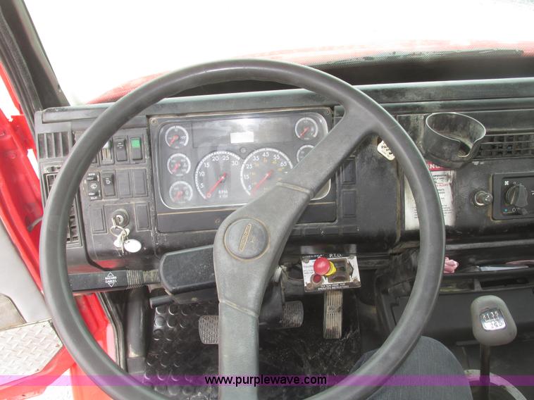 image for item H4651 2001 Freightliner FL70 hook lift truck