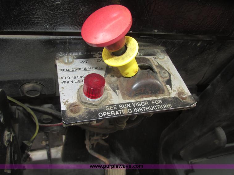 image for item H4651 2001 Freightliner FL70 hook lift truck